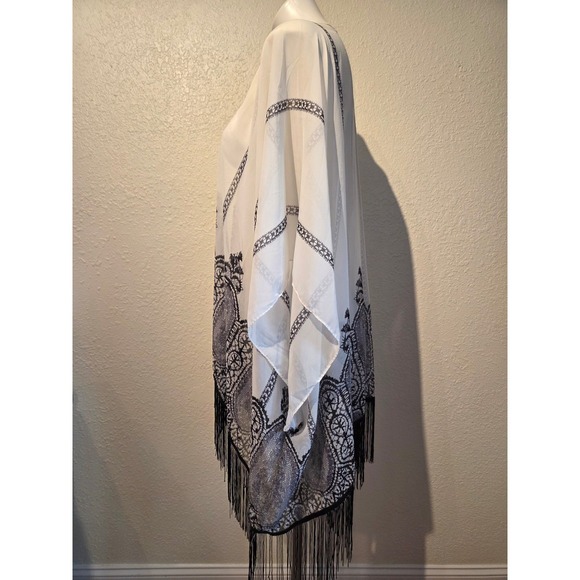Cruise Club Black and White Fringe Kimono Wrap Cover Up FT10020 One Size NWT - Picture 3 of 7